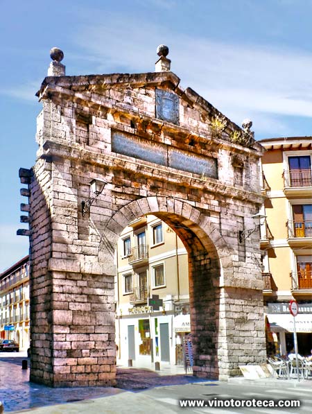 "Puerta de la Corredera en Toro. Turismo en Toro. Monumentos de Toro. Ruta del vino de Toro"